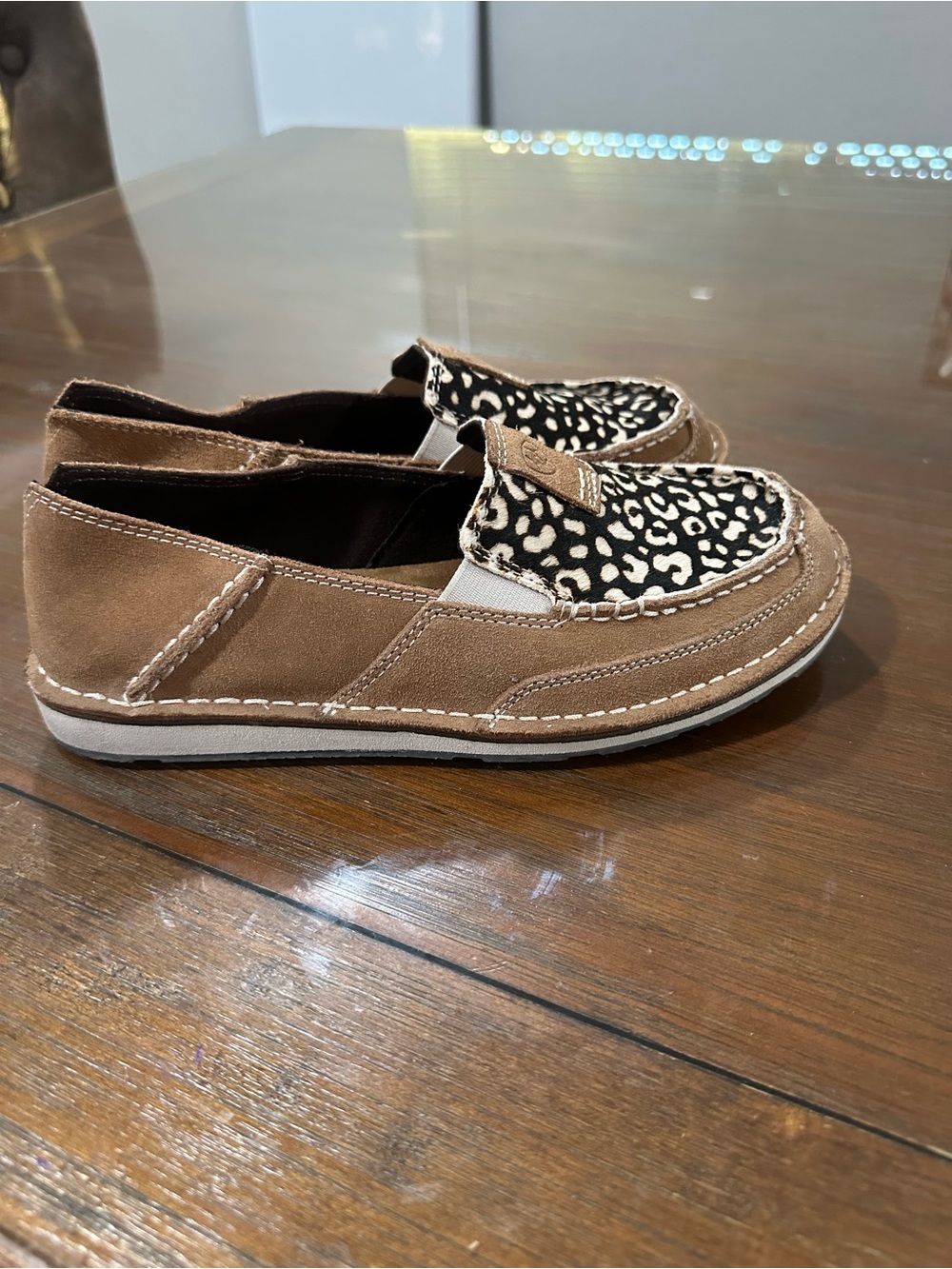 Ariat Cruiser Leopard Slip On Shoes Womans Size 7.5 Cheetah Hair Western